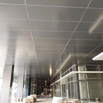 粵藝佰走廊吊頂鋁板安裝，銀灰色鋁板雨棚造型定制，機場通道吊頂鋁合金板材料**