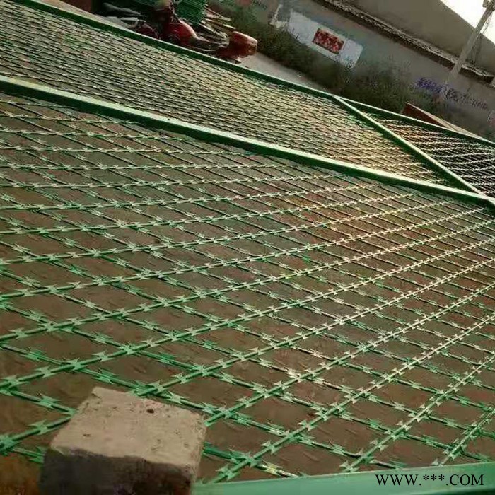 龐璐可定制  護欄網機場圍網 監(jiān)獄護欄網 電鍍機場護欄網 機場防護網