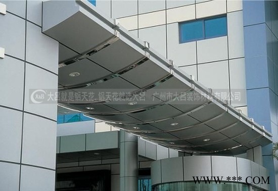廠家直銷外墻雕花鏤空鋁單板門頭造型板吊頂沖孔鋁板復(fù)古鋁窗花