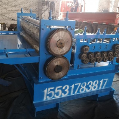 信成供應(yīng) 防滑板壓花機 鋁板彩鋼板壓花機 卷板壓花機 彩鋼板滾花機 壓花機