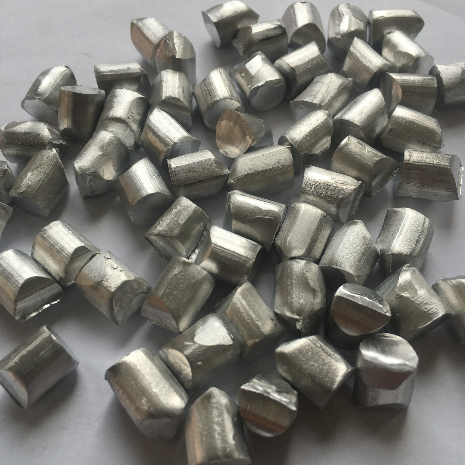 廠家供應 1060鋁粒 直徑9.5-12mm 含量99.6%